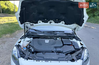 Хэтчбек Volvo V40 2012 в 