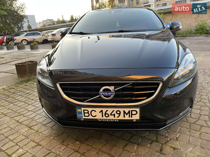 Хэтчбек Volvo V40 2013 в Львове
