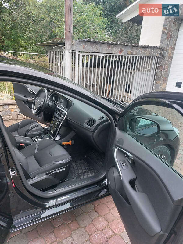 Хэтчбек Volvo V40 2017 в Косове