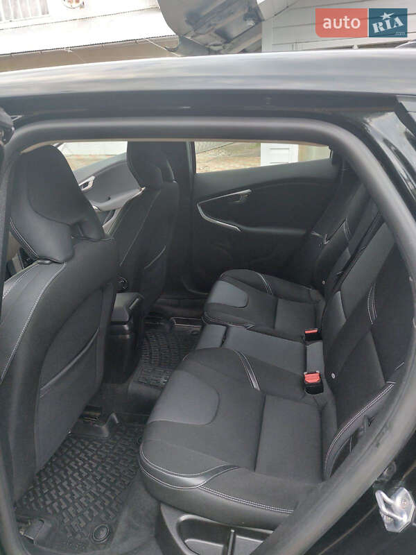 Хэтчбек Volvo V40 2017 в Косове