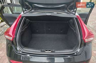 Хетчбек Volvo V40 2017 в Косові