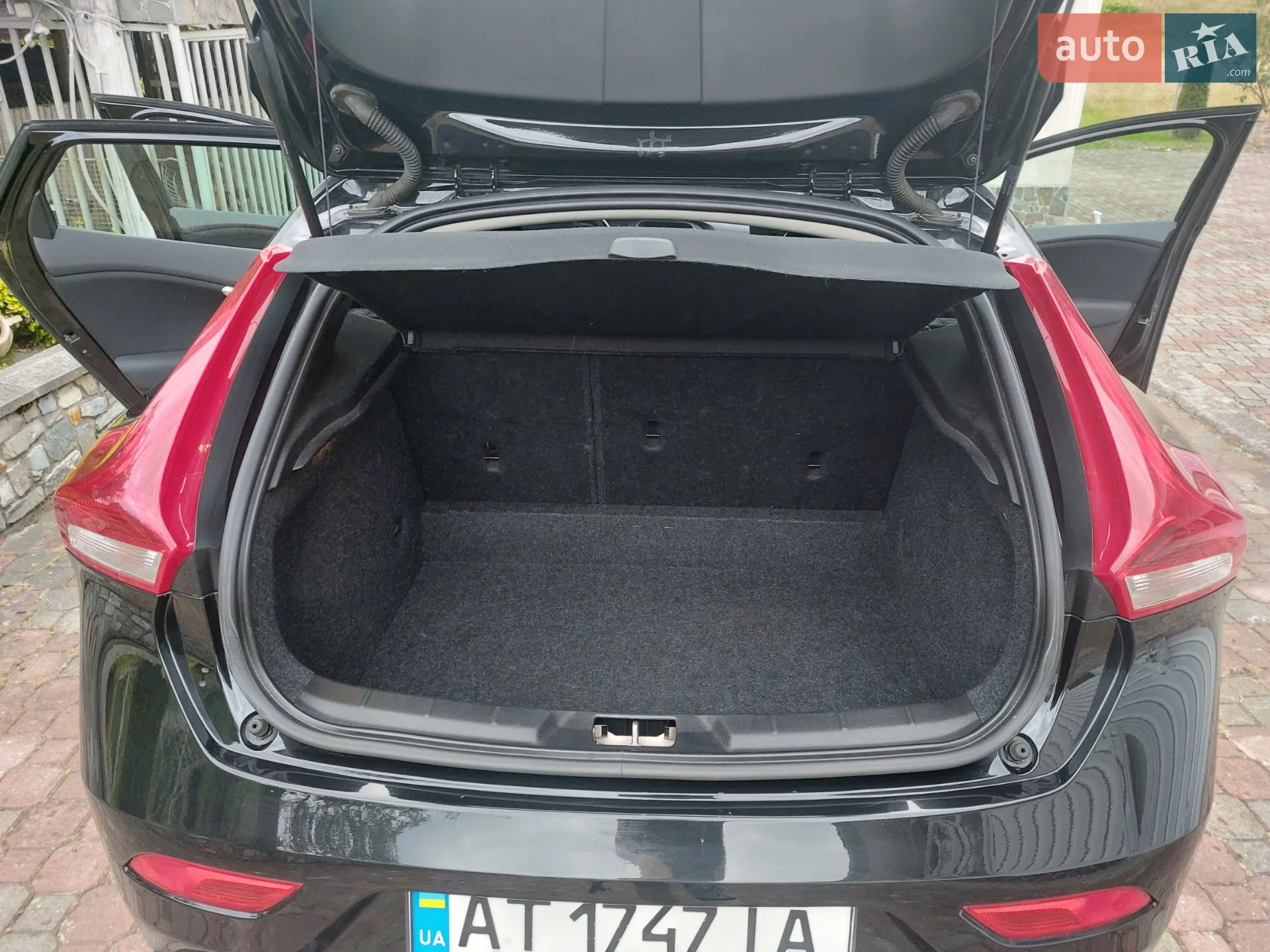 2017 Volvo V40 - мініатюра 14
