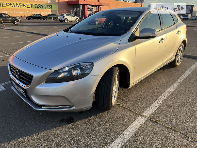 Volvo V40 2014
