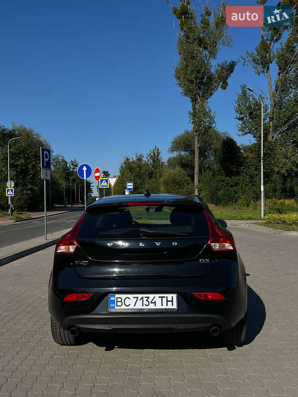 Хэтчбек Volvo V40 2016 в Львове