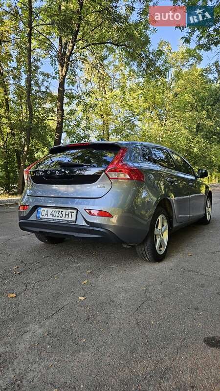 Хэтчбек Volvo V40 2017 в Черкассах