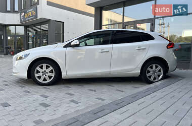 Хэтчбек Volvo V40 2013 в Киеве