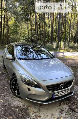 Хэтчбек Volvo V40 2016 в Луцке