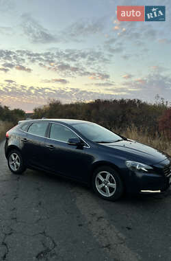 Хэтчбек Volvo V40 2013 в 