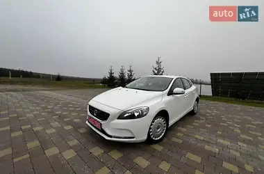Volvo V40 2014