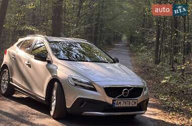 Хетчбек Volvo V40 2017 в Житомирі