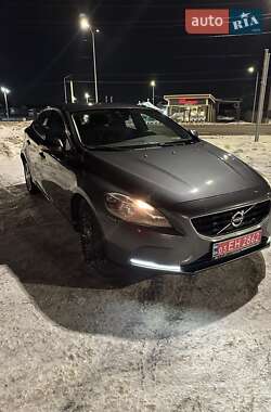 Хэтчбек Volvo V40 2013 в Луцке