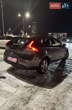 Хэтчбек Volvo V40 2013 в Луцке