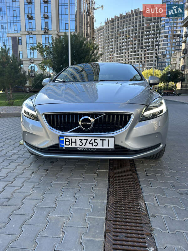 Хэтчбек Volvo V40 2018 в Одессе