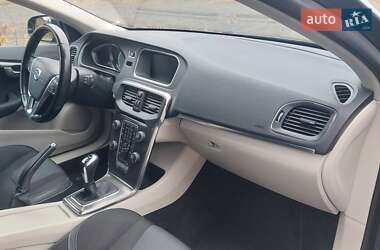 Хетчбек Volvo V40 2014 в Луцьку