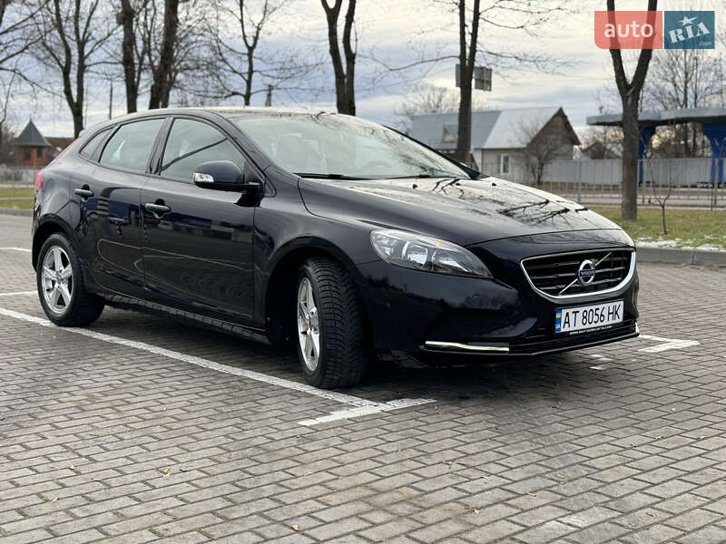Хэтчбек Volvo V40 2013 в Коломые