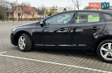 Хэтчбек Volvo V40 2013 в 