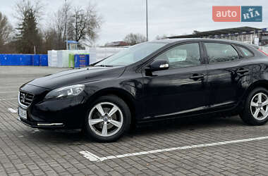 Хэтчбек Volvo V40 2013 в 