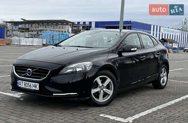 Хэтчбек Volvo V40 2013 в 