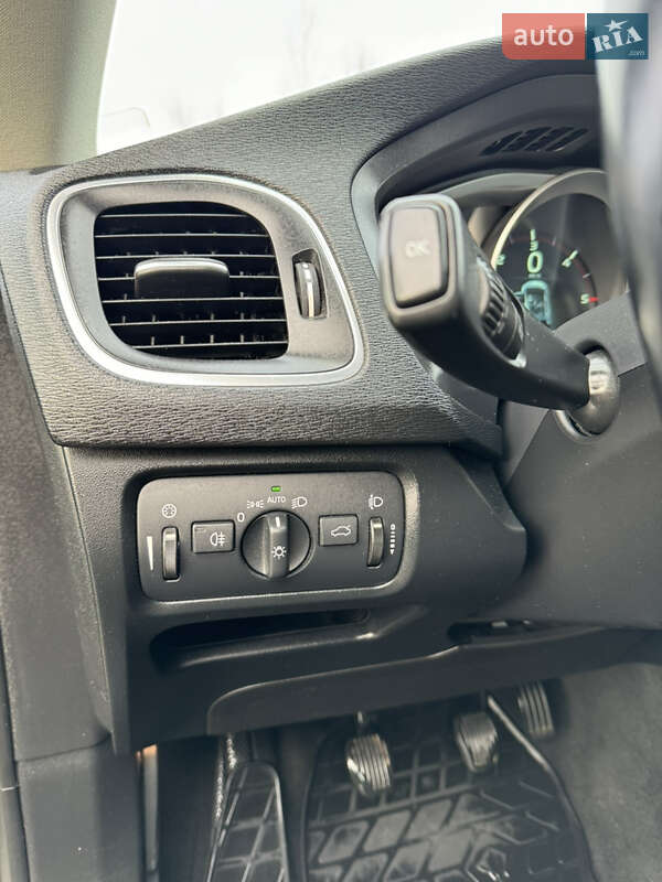 Хэтчбек Volvo V40 2013 в Коломые