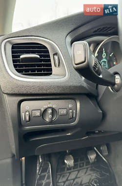 Хэтчбек Volvo V40 2013 в 