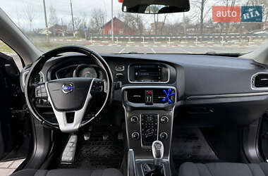 Хэтчбек Volvo V40 2013 в 
