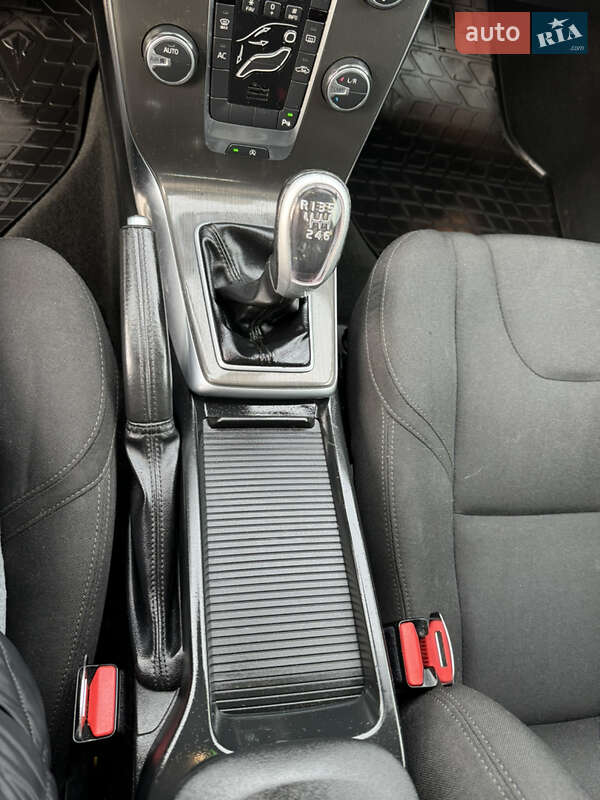 Хэтчбек Volvo V40 2013 в Коломые