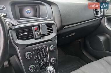 Хетчбек Volvo V40 2014 в Львові