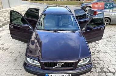 Универсал Volvo V40 2000 в Новояворовске