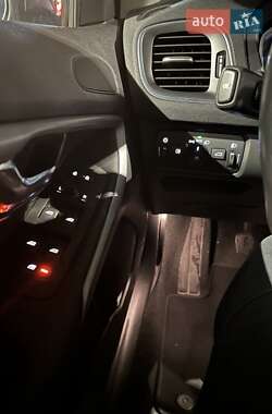 Хэтчбек Volvo V40 2013 в Луцке