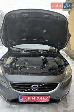 Хэтчбек Volvo V40 2013 в Луцке