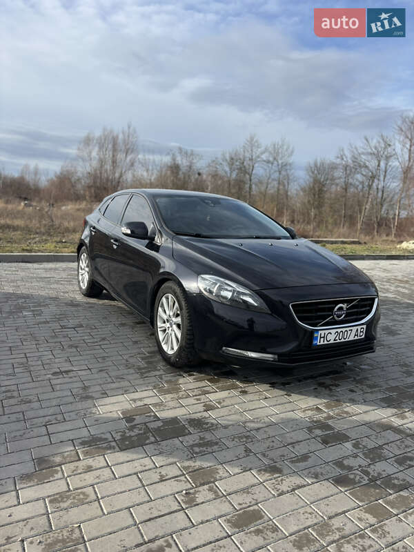 Хэтчбек Volvo V40 2013 в Сокале