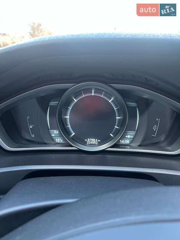 Хэтчбек Volvo V40 2013 в Сокале