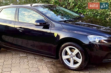 Хэтчбек Volvo V40 2013 в 