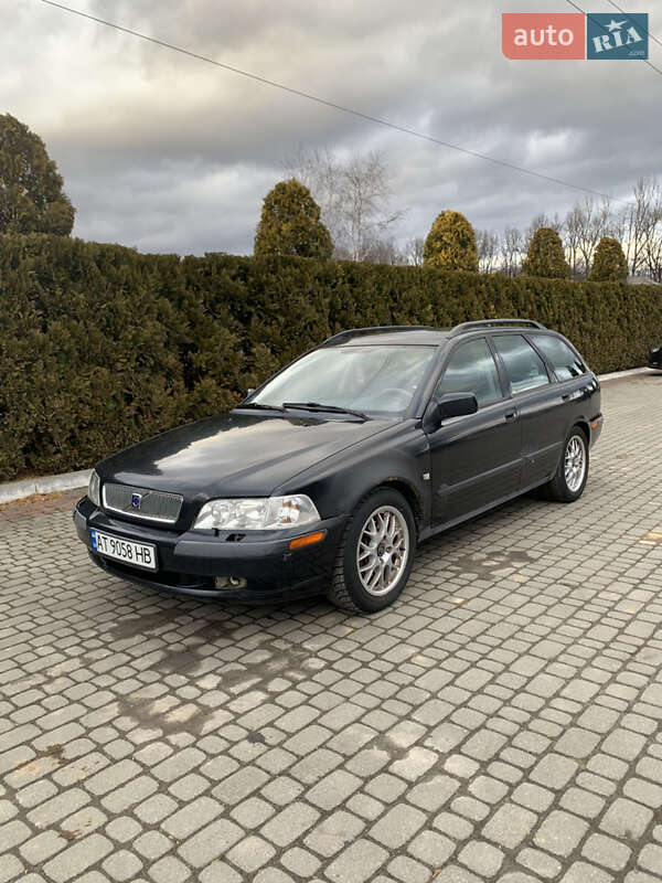 Volvo V40 2001