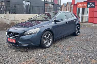 Хэтчбек Volvo V40 2014 в 