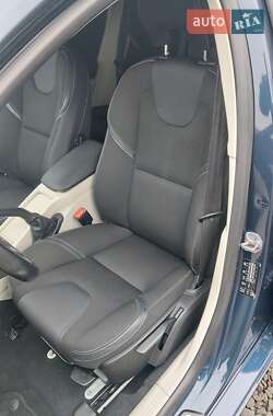Хэтчбек Volvo V40 2014 в 
