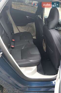 Хэтчбек Volvo V40 2014 в 