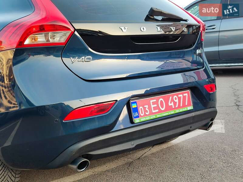 Хетчбек Volvo V40 2012 в Києві