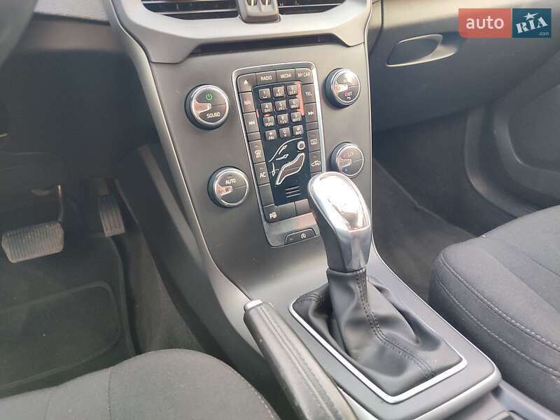 Хетчбек Volvo V40 2012 в Києві