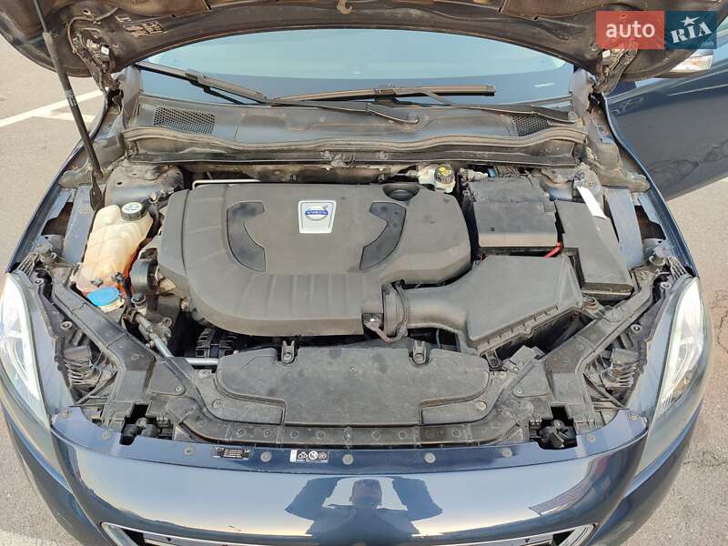 Хетчбек Volvo V40 2012 в Києві