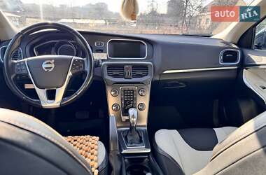 Хэтчбек Volvo V40 2013 в Киеве