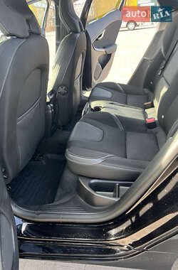 Хэтчбек Volvo V40 2019 в Киеве