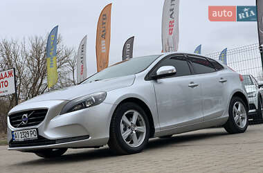 Хэтчбек Volvo V40 2014 в 