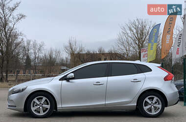 Хэтчбек Volvo V40 2014 в 