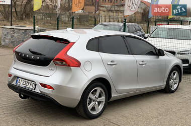 Хэтчбек Volvo V40 2014 в 