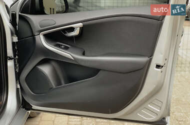 Хэтчбек Volvo V40 2014 в 