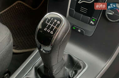 Хэтчбек Volvo V40 2014 в 