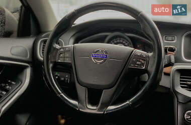 Хэтчбек Volvo V40 2014 в 
