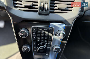 Хэтчбек Volvo V40 2013 в 