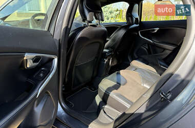 Хэтчбек Volvo V40 2013 в 